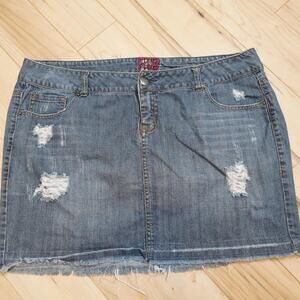 Torrid Denim Medium Wash Distressed Raw Hem Mini Skirt Y2K Size 18